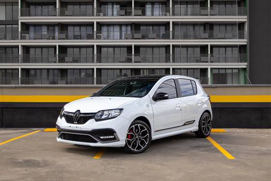 RENAULT SANDERO 2.0 16V HI-FLEX RS MANUAL RENAULT SANDERO 2.0 16V HI-FLEX RS MANUAL